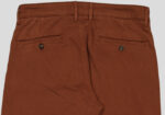 PANTALON CHINO POCHES ITALIENNES AVEC PINCES DEVANT – Image 5